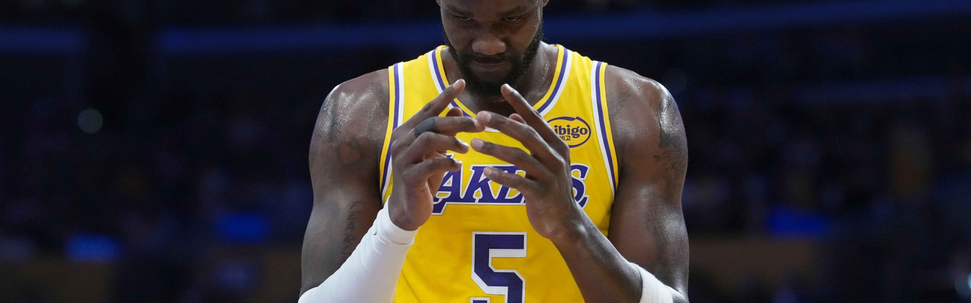 28圈官网-艾顿：火箭一直以身体对抗强度著称 这正是季后赛的乐趣所在