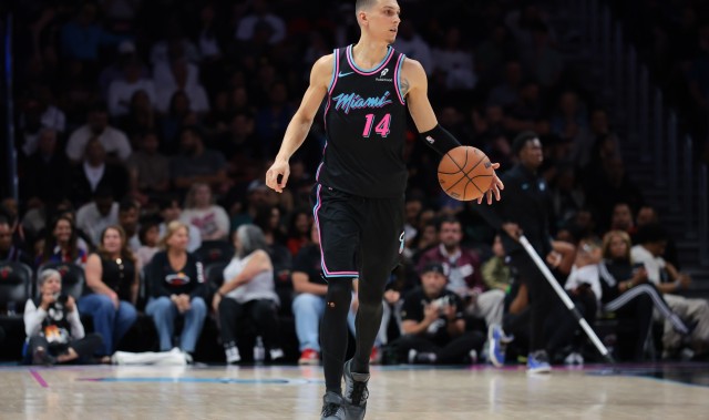 28圈官网-希罗：我一直因为吃到技术犯规被罚钱 我妈肯定不会高兴的